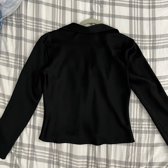 ASOS DESIGN Slim fit black button-up blouse - Picture 4 of 4